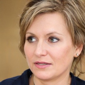 Elif Doğan portre fotoğrafı